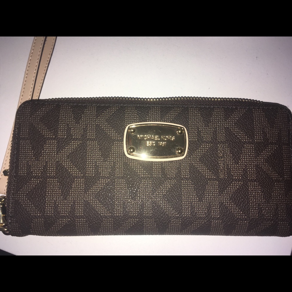 Michael Kors wallet/wristlet